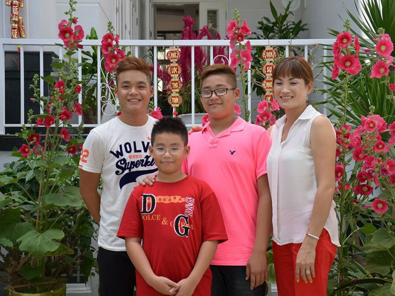 Ngoài Tấn Lợi, Tấn Beo còn có hai người con trai nữa tên Tấn Lộc và Tấn Bình An. Theo nam danh hài, Tấn Lộc sẽ nhập ngũ vào năm sau. “Con trai thứ hai là Tấn Lộc cũng như anh, muốn được tham gia vào lực lượng vũ trang sau khi hoàn thành xong việc học trên giảng đường”, Tấn Beo cho biết.