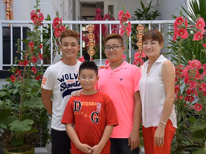 Ngoài Tấn Lợi, Tấn Beo còn có hai người con trai nữa tên Tấn Lộc và Tấn Bình An. Theo nam danh hài, Tấn Lộc sẽ nhập ngũ vào năm sau. “Con trai thứ hai là Tấn Lộc cũng như anh, muốn được tham gia vào lực lượng vũ trang sau khi hoàn thành xong việc học trên giảng đường”, Tấn Beo cho biết.