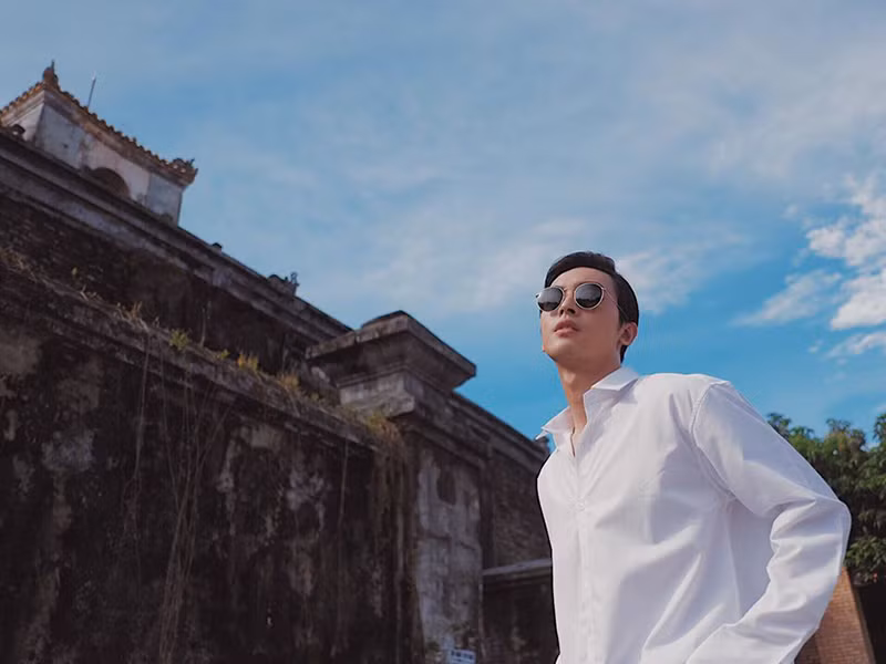 Ngoại hình là lợi thế của Công Dương khi theo đuổi sự nghiệp diễn xuất.