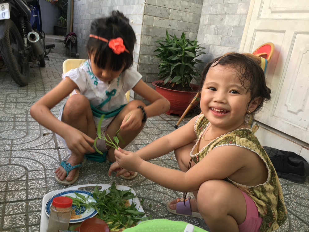 O nha cach ly xa hoi, cau Ut 32 tuoi choi do hang nhu con nit-Hinh-4