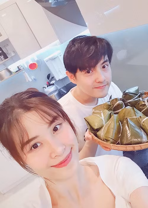 Người hâm mộ khen ngợi Đông Nhi ngày càng đảm đang sau khi về làm dâu nhà Ông Cao Thắng.