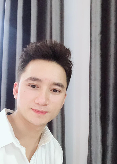 Trước lời tố quỵt tiền, Phan Mạnh Quỳnh tỏ ra bức xúc. Nam ca sĩ lên tiếng: “Nói thật, tôi mà nợ tiền như lời tố, người ta liệu có để yên cho tôi không? Trong khi bao nhiêu năm qua, tôi vẫn làm việc, xuất hiện đều đặn, cũng không lẩn trốn".