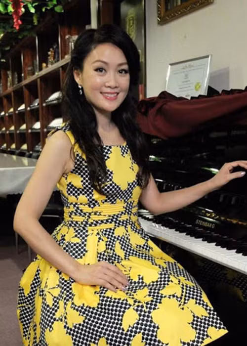 Chi phí sinh hoạt trong gia đình Lương Tiểu Băng chủ yếu nhờ nguồn thu của nữ diễn viên từ các hợp đồng quay phim, dự sự kiện, quảng cáo. Tuy nhiên do vấn đề tuổi tác, thu nhập của “nàng Chúc Anh Đài” cũng bị ảnh hưởng đáng kể.