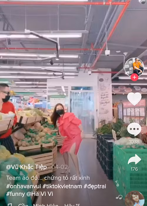 Ông trùm chân dài dành phần lớn thời gian ở nhà và thi thoảng ra ngoài mua đồ thiết yếu.