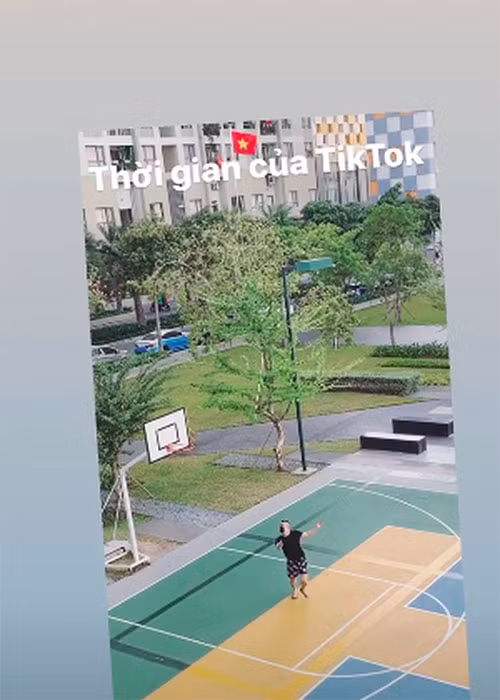 Khắc Tiệp tỏ ra bình thản đón nhận mọi thứ trong thời gian cách ly xã hội.