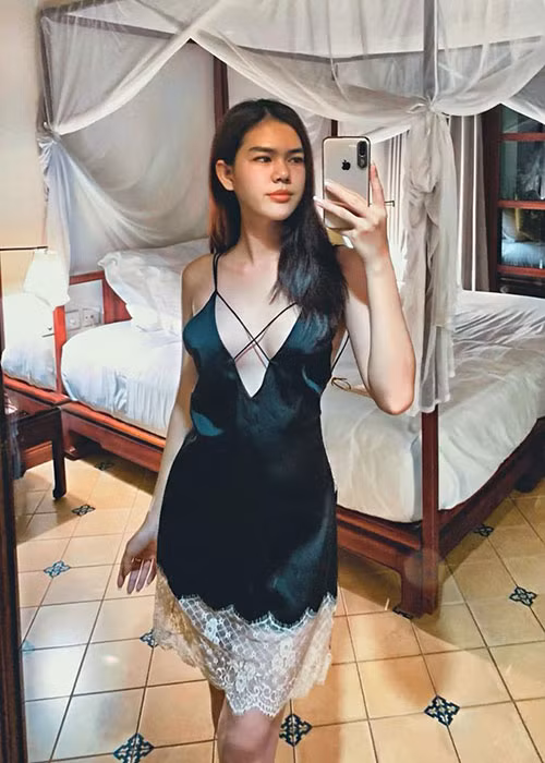 Lê Ngọc Trinh ngày càng gợi cảm.