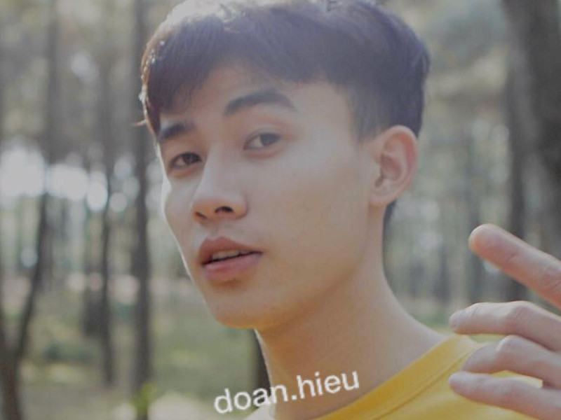 Trước “Tình sầu thiên thu muôn lối”, Doãn Hiếu được chú ý nhờ ca khúc đầu tay “Em chỉ cần nói có”. Ảnh: FBNV