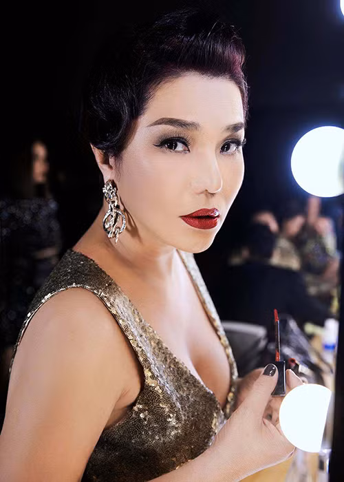 8 năm sau ngày chồng qua đời, Cindy Thái Tài chưa sẵn sàng bước vào mối quan hệ tình cảm nào khác. Cô coi sự ra đi của chồng là mất mát lớn và hiện nuôi con trai nay đã 15 tuổi.