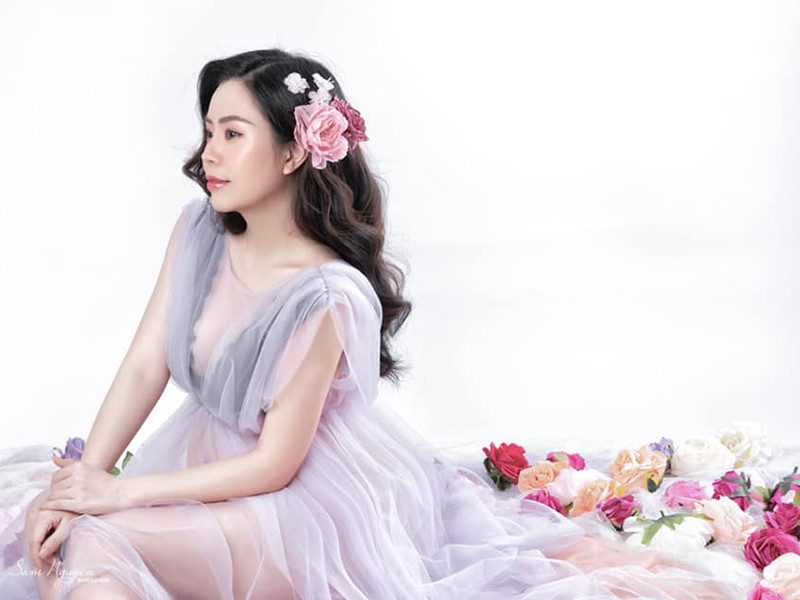 Trong thời gian bầu bí, Ngọc Ánh vẫn gợi cảm hết phần người khác.