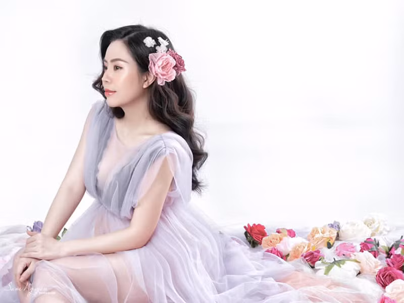 Trong thời gian bầu bí, Ngọc Ánh vẫn gợi cảm hết phần người khác.