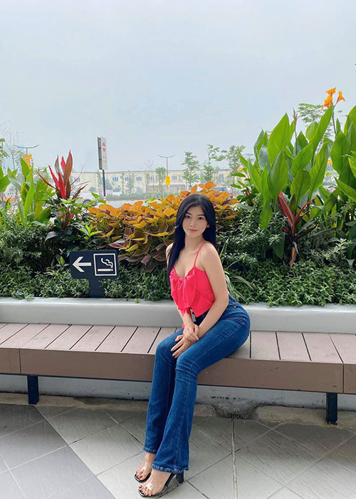 Nữ diễn viên còn từng đóng vai tình nhân của nhân vật do cu Thóc đảm nhận trong phim hài Tết "Thiếu gia chấm phẩy".