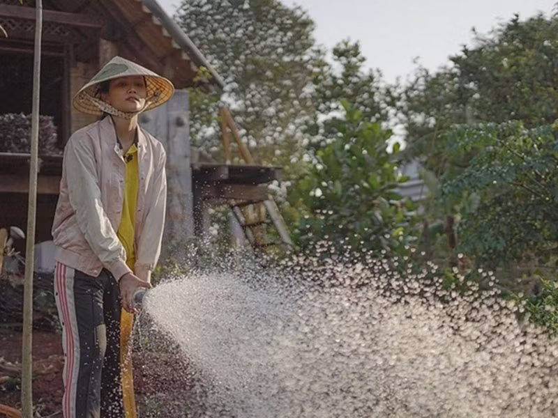 H'hen Niê giản dị khó tin trong cuộc sống đời thường sau cuộc thi nhan sắc.
