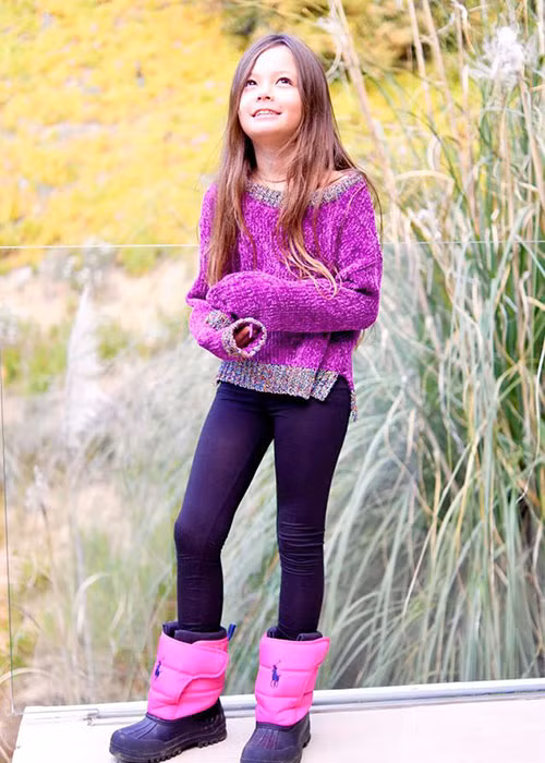 Chia sẻ hình ảnh các con mùa COVID-19, Hồng Nhung tâm sự: "Mong cái thơ ngây của con trẻ làm dịu bớt nhiều sự lo lắng của các bậc phụ huynh".