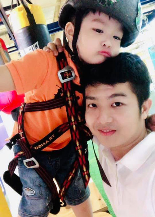 Chồng cũ của Nhật Kim Anh cho biết, khi hỏi con trai muốn về ở với ai, bé nói muốn sống với bố và ông bà nội nhưng muốn mẹ về ở cùng.