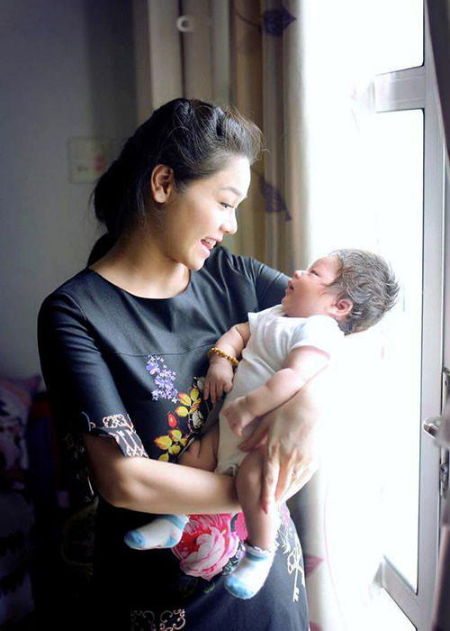 Nhật Kim Anh giành lại quyền nuôi dưỡng con trai khi công việc đã ổn định cũng như cho rằng bị chồng cũ ngăn cản gặp con.