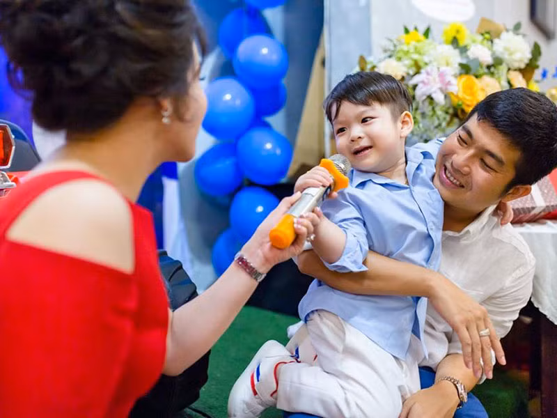 Bửu Lộc vừa kháng nghị để được tiếp tục chăm sóc con trai Bửu Long.