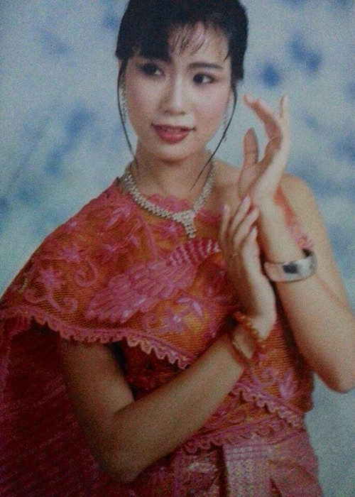 Theo VTV, khi dòng phim thị trường đang hưng thịnh, Trịnh Kim Chi cùng các đồng nghiệp như Lý Hùng, Diễm Hương, Quyền Linh, Lê Tuấn Anh, Việt Trinh… đã làm nên một thời đại ăn khách cho phim Việt. Ảnh: Vietnamnet