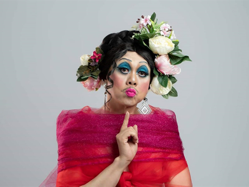 Hồi cuối tháng 3, Chí Tài từ Mỹ trở về Việt Nam sau chuyến lưu diễn kết hợp thăm bà xã. Ảnh: Phunuonline