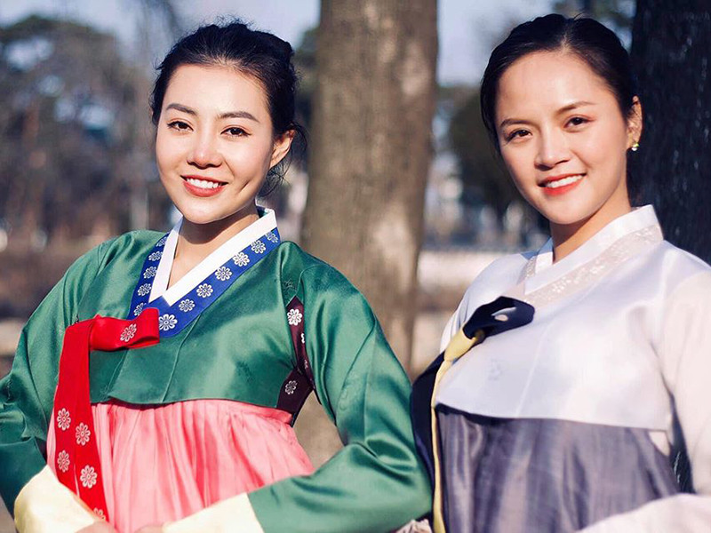 Về phần mình, Thanh Hương nói rằng cô chưa bao giờ mảy may suy nghĩ thua kém Thu Quỳnh hay Phương Oanh.