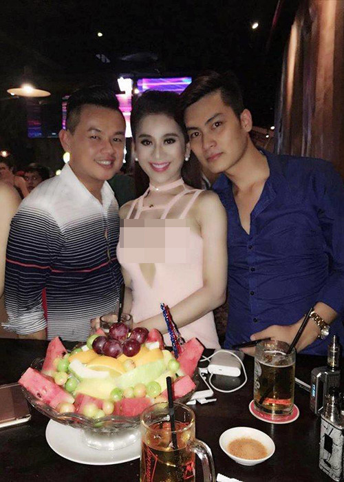 Lâm Khánh Chi giới thiệu Phi Hùng với Kenny Khánh khi cả hai sắp tổ chức đám cưới.