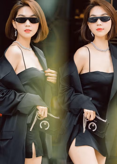 Về phần Ngọc Trinh, mới đây, cô cho biết bản thân thấy may mắn khi không có tài năng nhưng lại nổi tiếng nhờ vẻ ngoài dễ thương và body chuẩn.