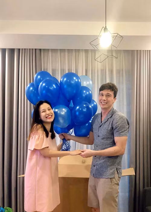 Tình cũ của Huỳnh Anh hiện mang bầu con trai đầu lòng.