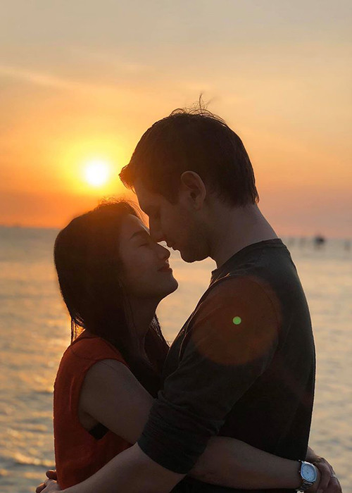 Về đám cưới, trong cuộc phỏng vấn mới đây trên Công lý và xã hội, Quỳnh Lam cho biết, cô dự tính năm nay sẽ tổ chức một bữa tiệc nhỏ để gia đình, bạn bè chung vui nhưng dịch đến phải hoãn lại.