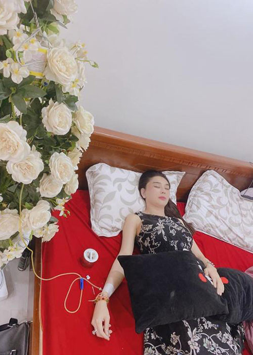 Ngoài nghi vấn hôn nhân rạn nứt, Lâm Khánh Chi còn khiến fan lo lắng về vấn đề sức khỏe bởi mới đây, cô bị co giật do uống thuốc giảm đau lúc đói.