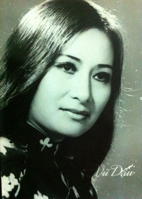 Tình yêu của nghệ sĩ Vũ Dậu và Ngọc Hướng không thể qua mắt được cơ quan và cả 2 được "mời lên nói chuyện". Tuy nhiên, nam nghệ sĩ không từ bỏ người vợ tương lai dù là một thanh niên ưu tú trong cơ quan, con đường tiến thân của còn dài.