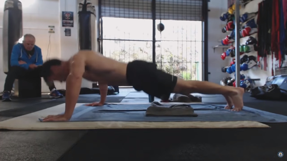 Gymer Uc khien ca the gioi tram tro bang suc manh nhu sieu nhan-Hinh-2