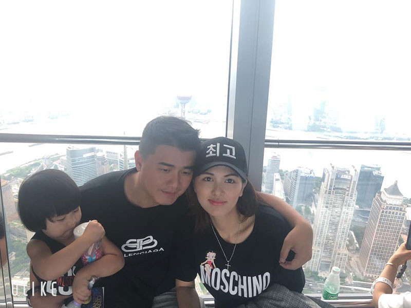 Oanh Yến dự định kết hôn năm 2018, tuy nhiên đã phải hoãn cưới vì mang bầu.