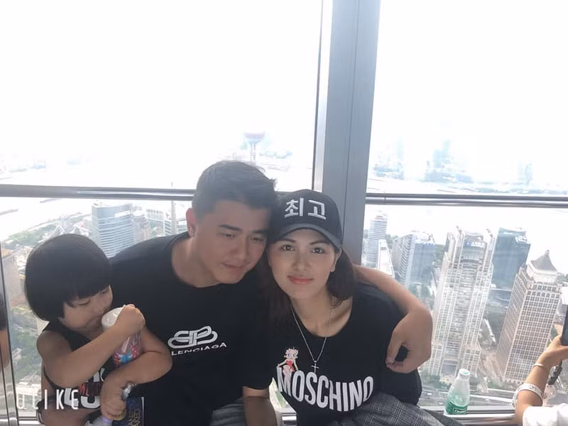 Oanh Yến dự định kết hôn năm 2018, tuy nhiên đã phải hoãn cưới vì mang bầu.