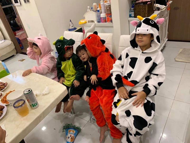 Ngoài 2 con chung với doanh nhân Tân Long, Oanh Yến còn có hai người con riêng.