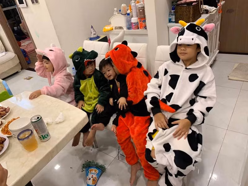 Ngoài 2 con chung với doanh nhân Tân Long, Oanh Yến còn có hai người con riêng.