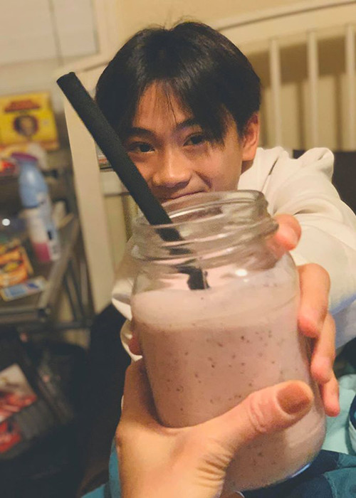 Kim Hiền từng chia sẻ, khi Sonic chuyển sang Mỹ định cư, ông xã của cô là người chỉ bảo và kèm cặp bé học hành.