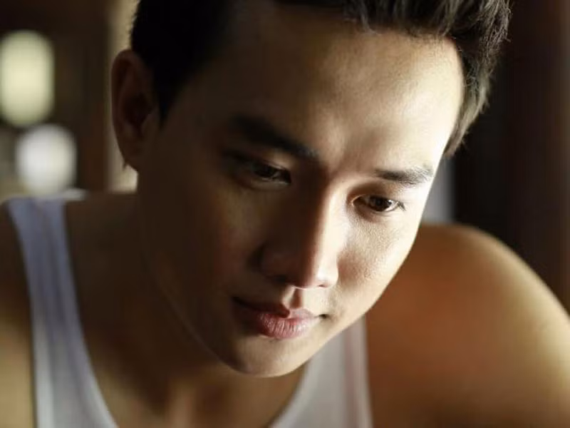 Ở cuộc tình thứ hai, Quốc Trường yêu 1-2 năm thì chia tay bởi vì kinh tế nên bạn gái phải ra đi giúp đỡ gia đình. “Tôi cũng đau nhưng hiểu nên để họ ra đi vì cuộc sống tốt hơn”, anh nói.