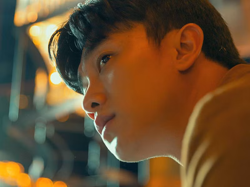 Mối tình gần nhất khiến Quốc Trường day dứt nhiều nhất. “Nếu người ta có lỗi thì chỉ một thời gian ngắn mình sẽ quên. Nhưng tôi là người có lỗi, không tốt nên vết thương hằn sâu”, anh nói.