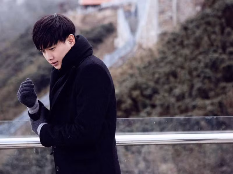 Nam diễn viên thừa nhận anh rất hay ghen tuông. “Tính tôi hay ghen nhưng là cách ghen của người chưa trưởng thành. Nhìn lại, tôi thấy mình thật sai trái, rất tệ”, Quốc Trường chia sẻ.