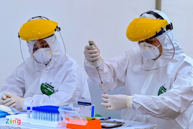 Giam doc CDC Ha Noi tung de xuat mua nhieu may moc truoc khi bi bat-Hinh-2