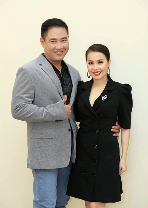 Cẩm Ly kết hôn cùng nhạc sĩ Minh Vy năm 2004. Cặp đôi có hai con gái: Cẩm Uyên và Cẩm Anh.