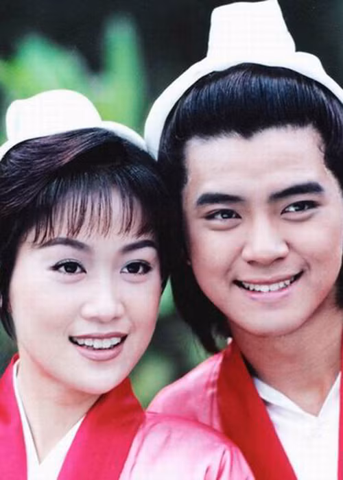 La Chí Tường vốn được chú ý khi tham gia bộ phim “Lương Sơn Bá - Chúc Anh Đài” năm 2000. Anh cũng từng đóng “Mỹ nhân ngư”, “Tây Du Ký: Mối tình ngoại truyện”.