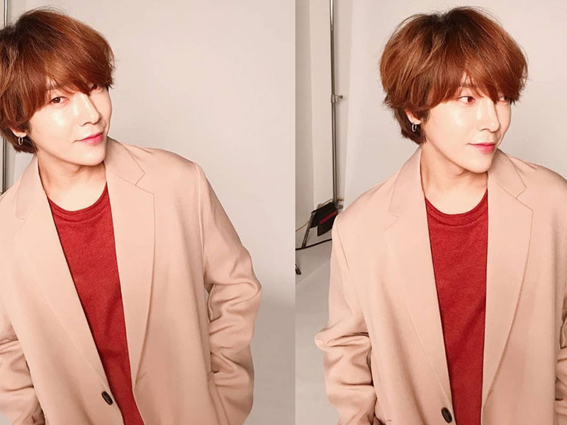 Tại Nhật Bản, Yoon Hak còn hoạt động như một nhà sản xuất âm nhạc.