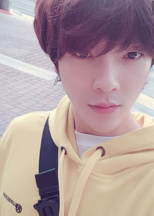 Kết quả từ xét nghiệm cho thấy nam diễn viên kiêm ca sĩ bị nhiễm virus mức độ nhẹ. Mời quý độc giả xem video "Hướng dẫn tự cách ly tại nhà để phòng dịch COVID-19". Nguồn VTC Now 