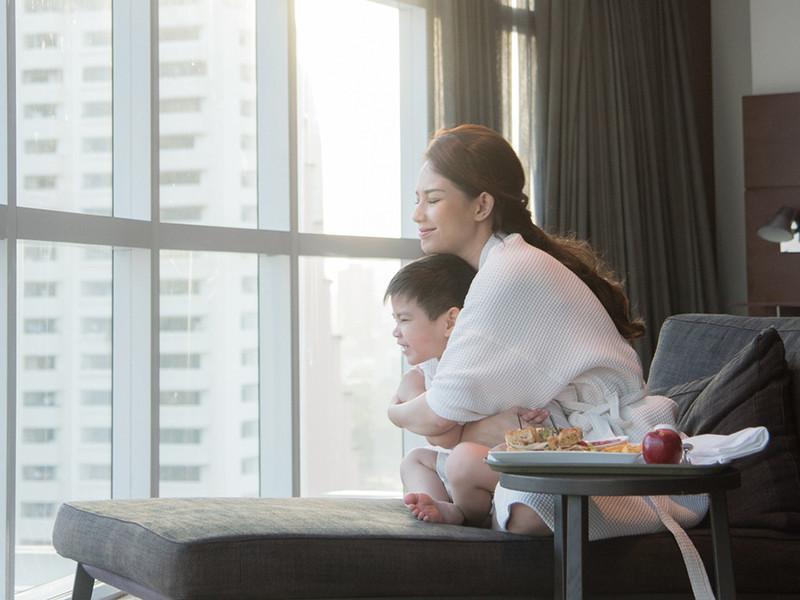 Trong suốt 5 năm qua, Quỳnh Chi chỉ có thể gặp con qua điện thoại. Nỗi nhớ nhung con khiến nữ MC từng rất đau khổ trong một thời gian dài. Ảnh:Zing