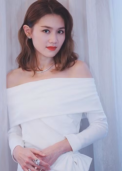 Châu Tú Na nỗ lực khẳng định tên tuổi với vai trò diễn viên, chứ không chỉ gắn liền với hình ảnh một người mẫu nội y.