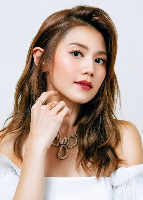 Đến nay, người đẹp đã góp mặt trong khoảng hơn 20 bộ phim tại Hong Kong, Đài Loan, Trung Quốc và Malaysia.