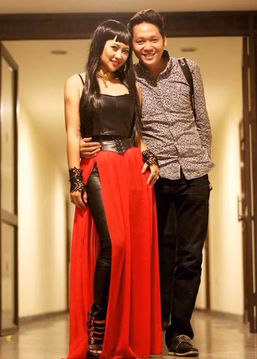 Tháng 3/2014, Khánh Linh công khai bạn trai tên Trần Tùng. Cả hai quen nhau từ lâu.