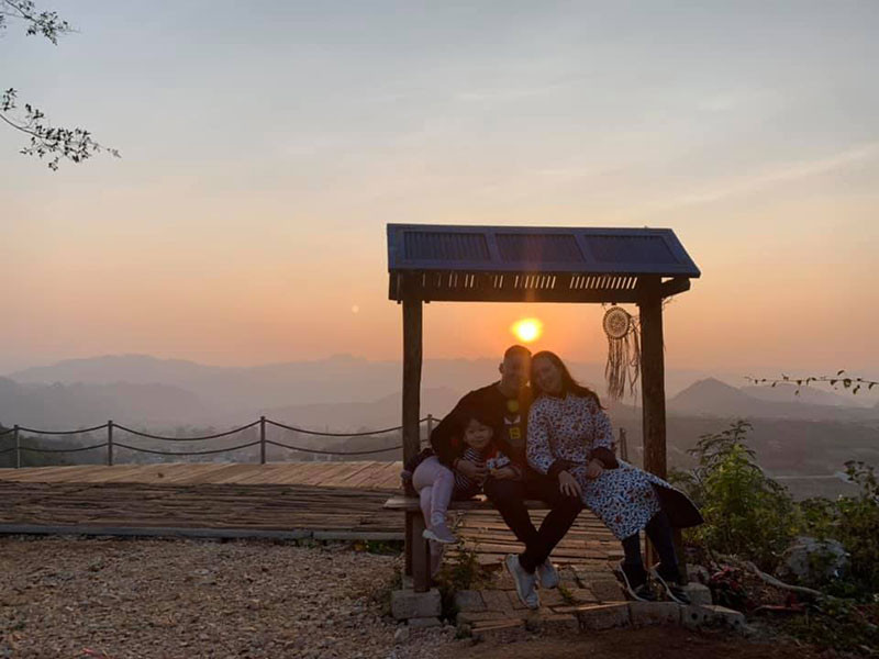 Khánh Linh tận hưởng cuộc sống hạnh phúc sau những thăng trầm trong chuyện tình cảm.