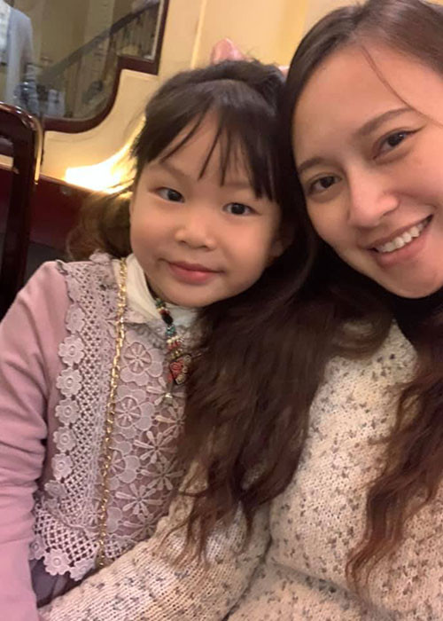 Chồng Khánh Linh từng tâm sự con gái mạnh mẽ giống hệt mẹ, yêu ghét đều bộc lộ rõ ràng.