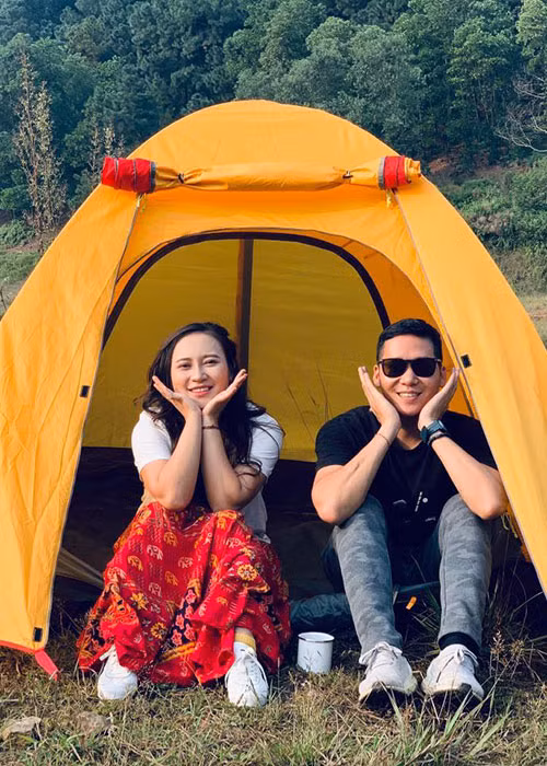 Trên trang cá nhân, vợ chồng Khánh Linh thường xuyên chia sẻ hình ảnh hạnh phúc bên nhau.